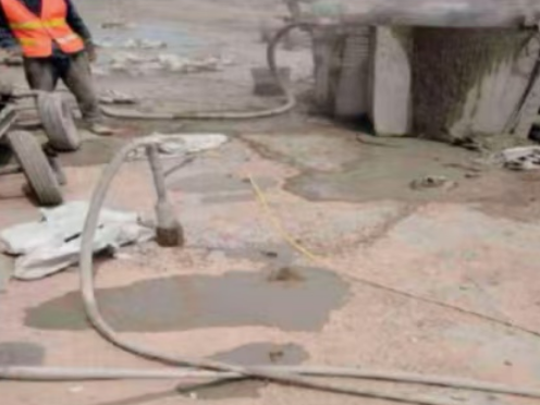 北关水泥混凝土路面板底注浆技术 路面脱空注浆整治方案